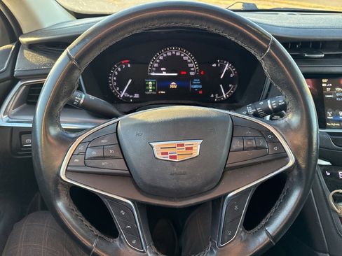 Used 2018 Cadillac XT5 Luxury w/ Driver Awareness Package image 9