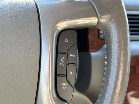 Used 2013 Chevrolet Avalanche LTZ image 25