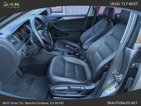 Used 2017 Volkswagen Jetta SE FWD image 16
