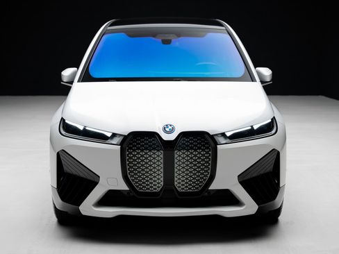 Used 2024 BMW iX xDrive50 w/ Premium Package image 6