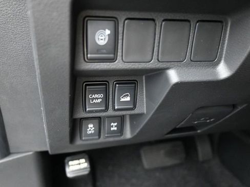 Used 2025 Nissan Frontier PRO-4X image 18