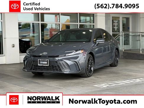 Certified 2026 Toyota Camry SE image 1