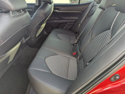 Used 2021 Toyota Camry SE image 17