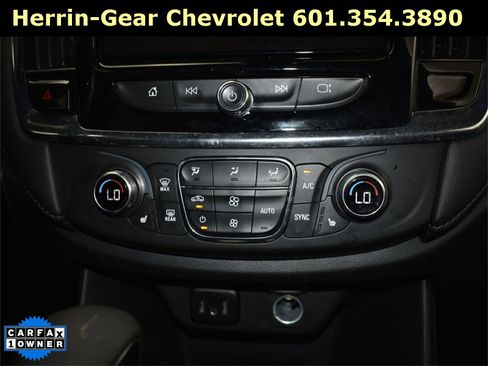 Used 2023 Chevrolet Traverse LT image 29
