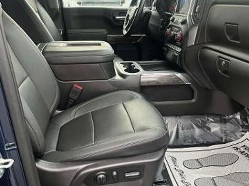 Used 2022 Chevrolet Silverado 2500 LTZ w/ LTZ Premium Package image 13