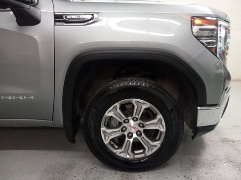 Used 2025 GMC Sierra 1500 SLT image 3