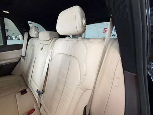 Used 2019 BMW X5 xDrive40i w/ M Sport Package image 24