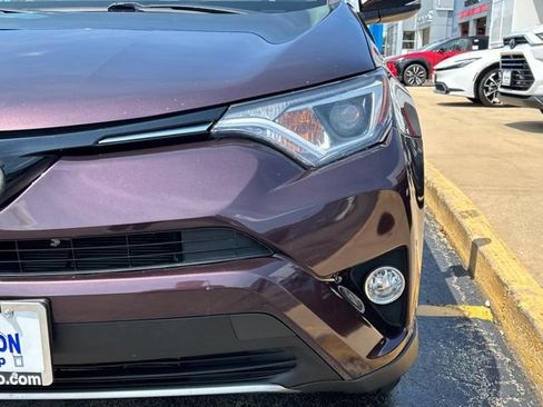 Used 2018 Toyota RAV4 XLE AWD/4WD image 3