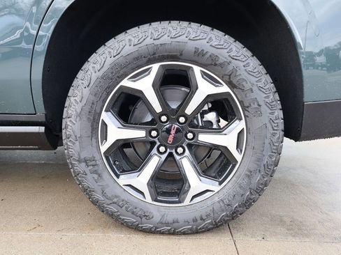 New 2026 GMC Yukon AT4 w/ AT4 Premium Plus Package AWD/4WD image 52