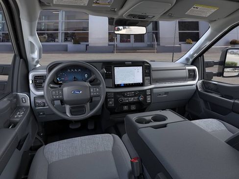 New 2026 Ford F250 XLT w/ XLT Premium Package AWD/4WD image 9