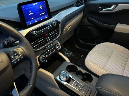 Used 2020 Ford Escape SE Sport image 20