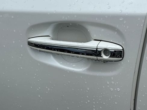 Used 2009 Toyota Venza AWD image 19