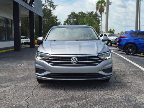 Used 2021 Volkswagen Jetta SE w/ SE Cold Weather Package FWD image 2