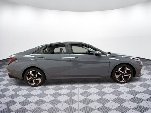 Used 2023 Hyundai Elantra Limited image 7