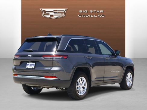 Used 2025 Jeep Grand Cherokee Laredo X RWD image 5