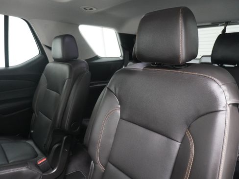 Used 2021 Chevrolet Traverse Premier w/ Redline Edition FWD image 12