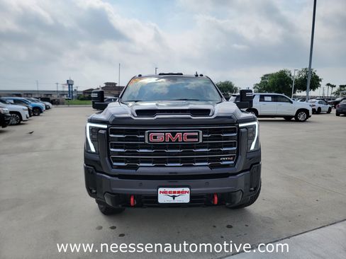 Used 2025 GMC Sierra 2500 AT4 w/ AT4 Premium Plus Package AWD/4WD image 2