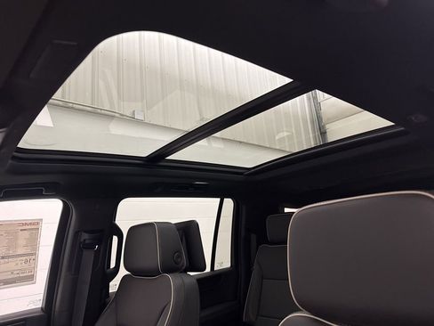 New 2026 GMC Yukon XL Elevation w/ Elevation Premium Package image 25