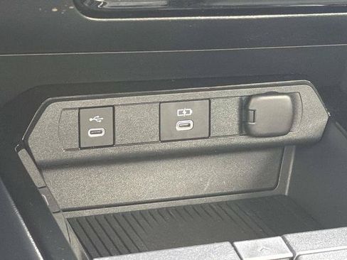 Used 2024 Toyota Prius XLE FWD image 16