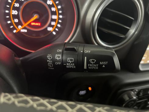 Used 2018 Jeep Wrangler Unlimited Sahara AWD/4WD image 62
