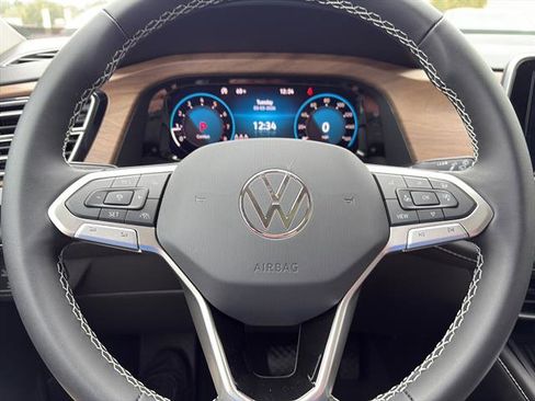 New 2026 Volkswagen Atlas SE FWD image 18