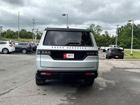 Used 2024 Jeep Grand Wagoneer L Series II w/ Quick Order Packagew 28T AWD/4WD image 5