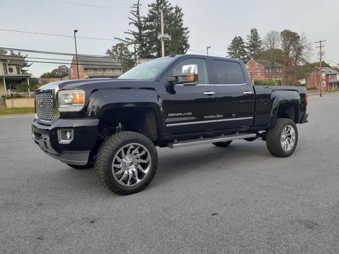 Used 2015 GMC Sierra 2500 Denali w/ Duramax Plus Package image 3