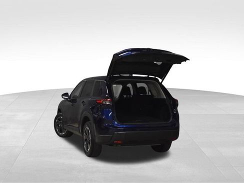 Used 2025 Nissan Rogue SV AWD/4WD image 12