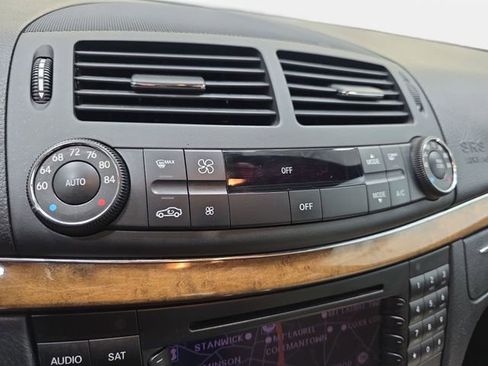 Used 2008 Mercedes-Benz E 350 Sedan image 22