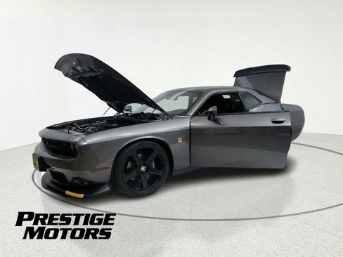 Used 2022 Dodge Challenger R/T Scat Pack w/ Plus Package RWD image 10