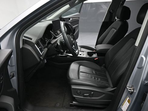 Used 2023 Audi Q5 2.0T Premium w/ Convenience Package image 10