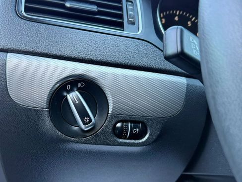 Used 2015 Volkswagen Jetta SE FWD image 20