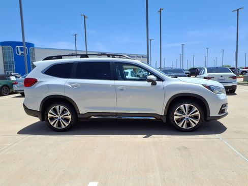 Used 2020 Subaru Ascent Limited w/ Technology Package AWD/4WD image 8