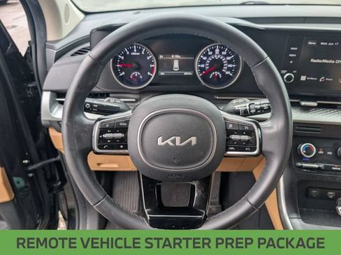 Used 2024 Kia Carnival LX FWD image 15