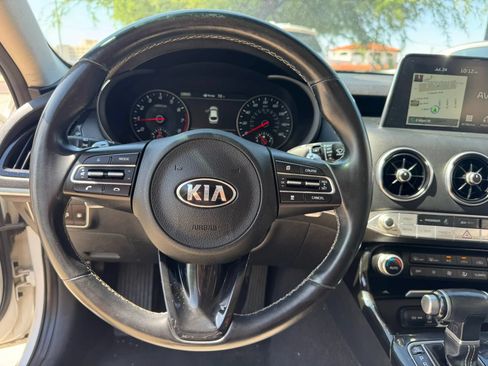 Used 2018 Kia Stinger Premium RWD image 19