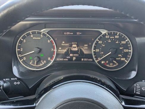 Used 2022 Nissan Rogue SL image 11