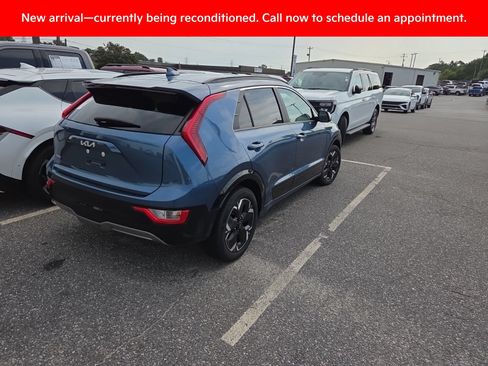 Certified 2024 Kia Niro Wind FWD image 5