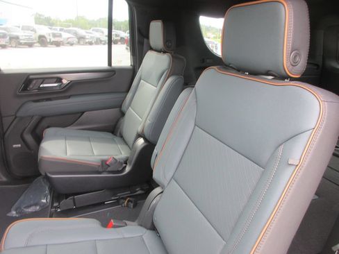 New 2026 GMC Yukon XL AT4 w/ AT4 Premium Package AWD/4WD image 12