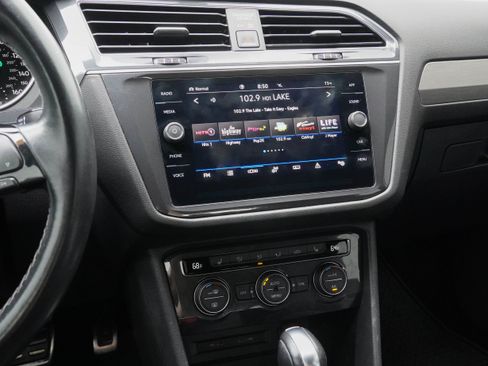 Used 2021 Volkswagen Tiguan SE R-Line AWD/4WD image 19