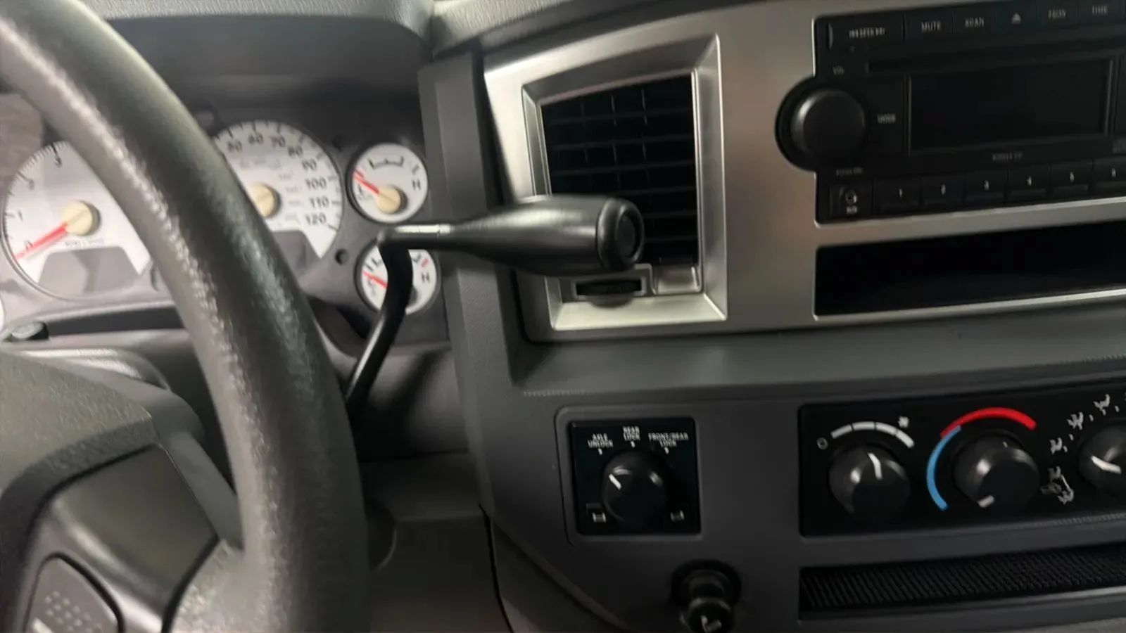 Used 2007 Dodge Ram 2500 Truck SLT AWD/4WD image 13