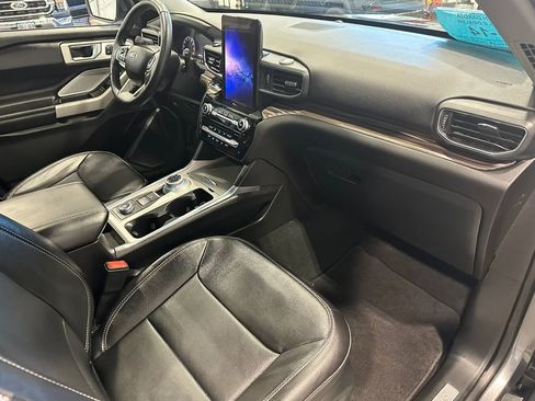 Used 2023 Ford Explorer Limited w/ Limited Technology Package AWD/4WD image 35
