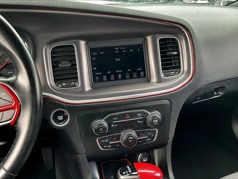 Used 2021 Dodge Charger SXT RWD image 6
