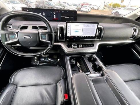 Used 2025 Ford Expedition Max Platinum image 11