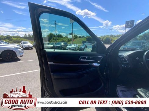 Used 2018 Ford Explorer Limited AWD/4WD image 9