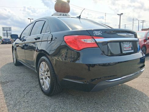 Used 2014 Chrysler 200 LX FWD image 5