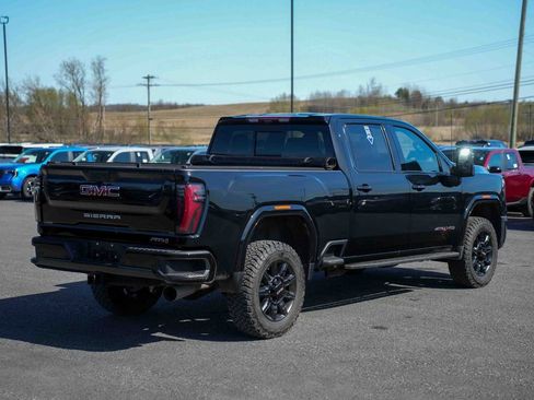 Used 2025 GMC Sierra 2500 AT4 w/ AT4 Premium Plus Package AWD/4WD image 5