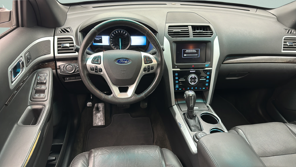 Used 2014 Ford Explorer Limited w/ Equipment Group 301A AWD/4WD image 10