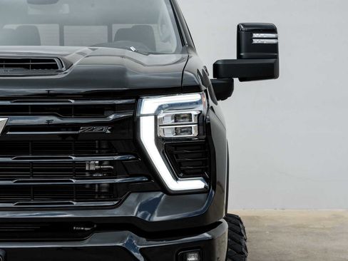 Used 2024 Chevrolet Silverado 2500 LT w/ Midnight Edition image 47