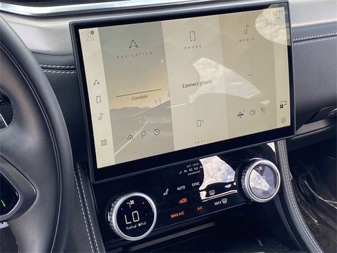 Used 2025 Jaguar F-PACE R-Dynamic S image 13