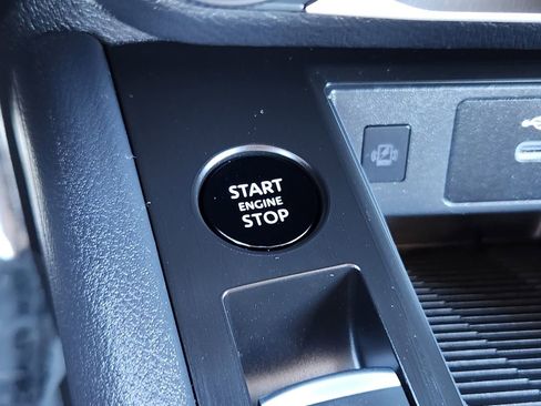 Used 2025 Nissan Kicks SV image 22